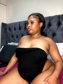 Anaelle24 online show from 11-19-25, 07:30