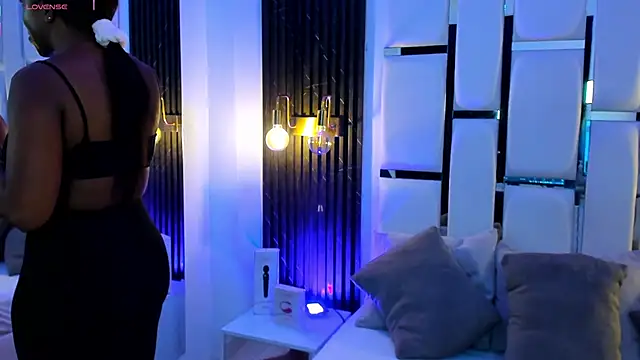 mia schwarz online show from 10-28-25, 10:01