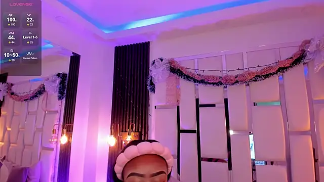 Snapshot of mia_schwarz chatting on 12-19-25, 10:28 mia schwarz online show from 12-19-25, 10:28