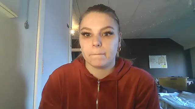 PetiteB Official online show from 02-04-25, 12:44