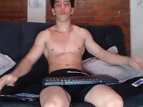 Snapshot of ethan_noir chatting on 12-18-24, 03:37 ethan noir online show from 12-18-24, 03:37