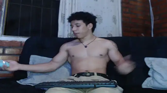 Snapshot of ethan_noir chatting on 01-12-25, 04:10 ethan noir online show from 01-12-25, 04:10