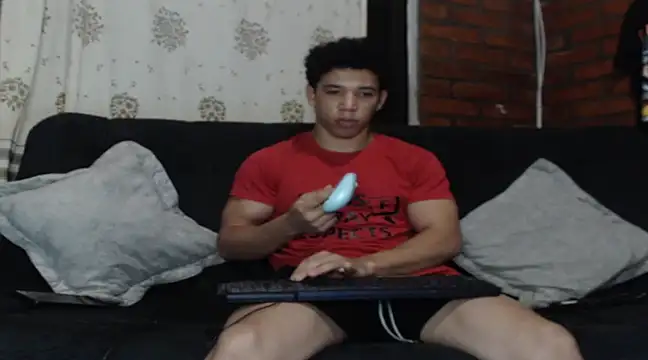 Snapshot of ethan_noir chatting on 01-13-25, 01:02 ethan noir online show from 01-13-25, 01:02