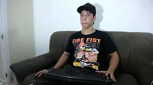 Snapshot of ethan_noir chatting on 02-08-25, 12:17 ethan noir online show from 02-08-25, 12:17