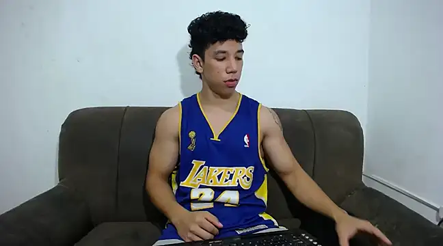 Snapshot of ethan_noir chatting on 02-08-25, 11:13 ethan noir online show from 02-08-25, 11:13