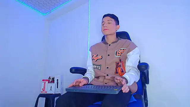 bryamer 19 online show from 03-13-25, 02:38