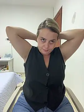 Im Amelia online show from 06-20-26, 02:25