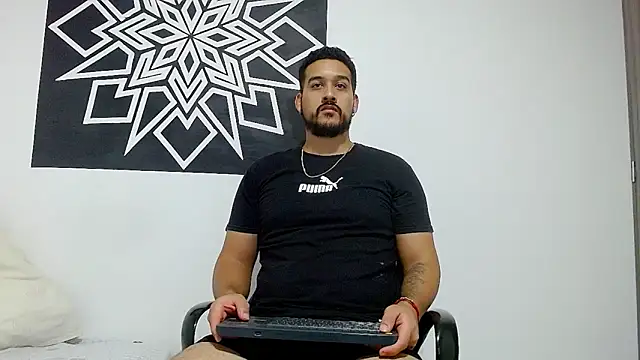 Snapshot of _CHRIS-DENNIS_ chatting on 04-01-26, 04:35 CHRIS-DENNIS online show from 04-01-26, 04:35