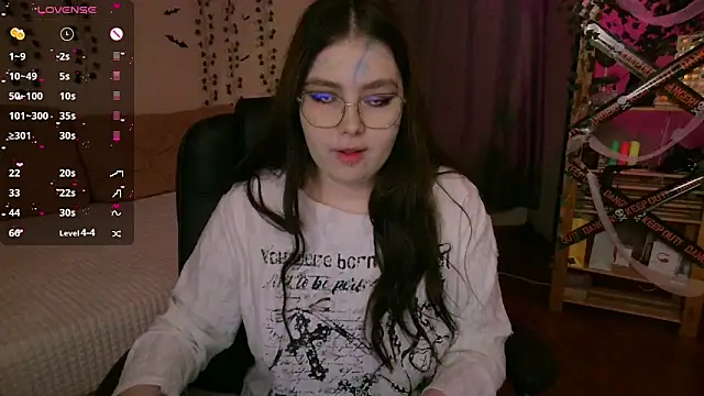 Snapshot of Arizonaa_Muse chatting on 10-31-25, 01:39 Arizonaa Muse online show from 10-31-25, 01:39