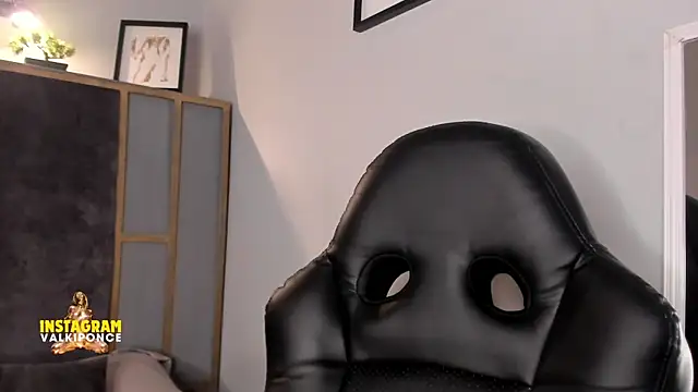 Valkiria ponce online show from 02-20-25, 05:07