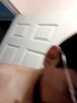 Snapshot of ale3J4a chatting on 12-04-25, 03:16 ale3J4a online show from 12-04-25, 03:16