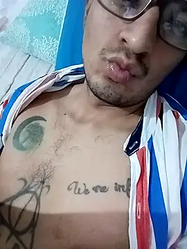 Snapshot of ale3J4a chatting on 12-21-25, 07:26 ale3J4a online show from 12-21-25, 07:26