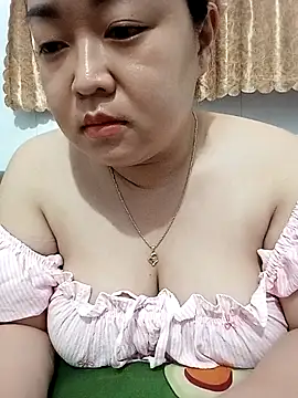 VyOanh2K online show from 10-15-25, 02:06