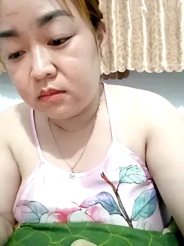 VyOanh2K online show from 11-21-25, 03:44