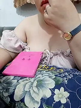 Snapshot of VyOanh2K chatting on 07-20-26, 04:42 VyOanh2K online show from 07-20-26, 04:42