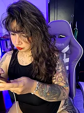 Snapshot of Aria_Bennett21 chatting on 09-28-25, 02:17 Aria Bennett21 online show from 09-28-25, 02:17