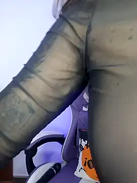 Snapshot of Aria_Bennett21 chatting on 02-14-26, 07:27 Aria Bennett21 online show from 02-14-26, 07:27