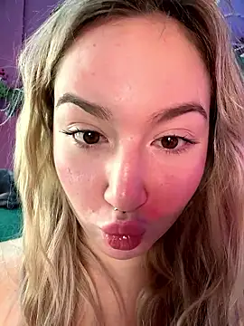 Snapshot of Rimmahottes chatting on 01-13-26, 12:27 Rimmahottes online show from 01-13-26, 12:27