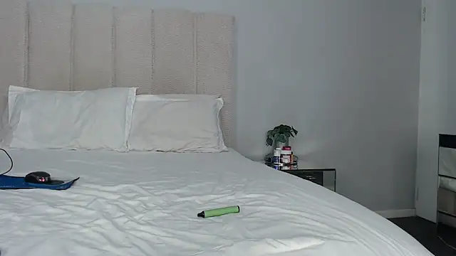 Snapshot of Pinkpyssy chatting on 05-16-26, 10:52 Pinkpyssy online show from 05-16-26, 10:52