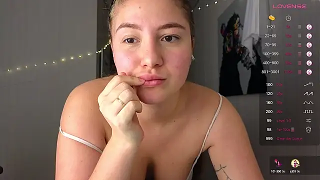 Snapshot of Yassyaaa chatting on 12-17-24, 05:29 Yassyaaa online show from 12-17-24, 05:29