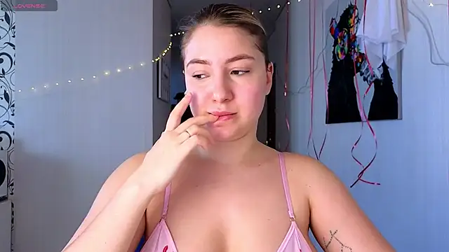 Snapshot of Yassyaaa chatting on 03-07-25, 11:40 Yassyaaa online show from 03-07-25, 11:40