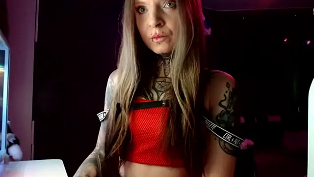 Snapshot of InesGold chatting on 02-03-25, 07:18 InesGold online show from 02-03-25, 07:18