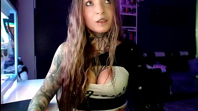 Snapshot of InesGold chatting on 02-24-25, 10:26 InesGold online show from 02-24-25, 10:26