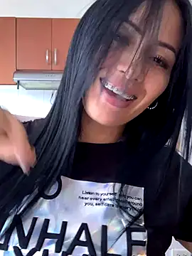 Snapshot of Sara_luna_ chatting on 12-03-24, 08:50 Sara luna  online show from 12-03-24, 08:50