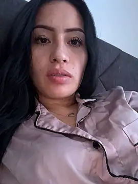 Snapshot of Sara_luna_ chatting on 12-17-24, 01:27 Sara luna  online show from 12-17-24, 01:27