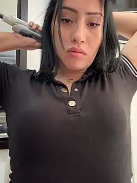 Snapshot of Sara_luna_ chatting on 03-13-25, 02:55 Sara luna  online show from 03-13-25, 02:55