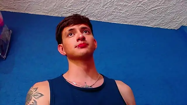 Snapshot of GabyThoms chatting on 01-09-25, 12:25 GabyThoms online show from 01-09-25, 12:25