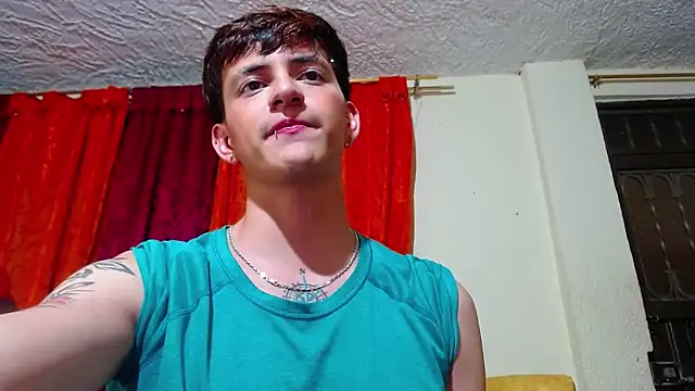 Snapshot of GabyThoms chatting on 01-15-25, 04:04 GabyThoms online show from 01-15-25, 04:04