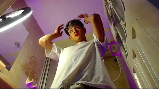 Snapshot of GabyThoms chatting on 01-25-25, 07:49 GabyThoms online show from 01-25-25, 07:49