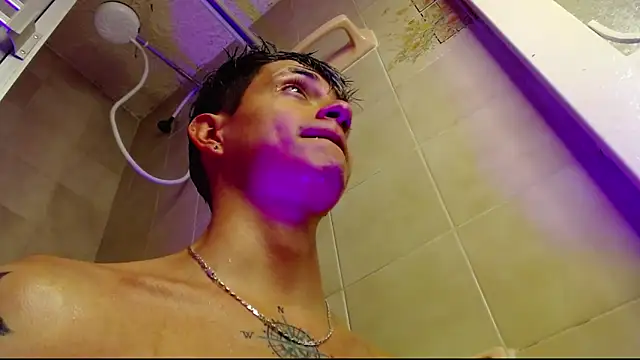 Snapshot of GabyThoms chatting on 01-25-25, 10:50 GabyThoms online show from 01-25-25, 10:50