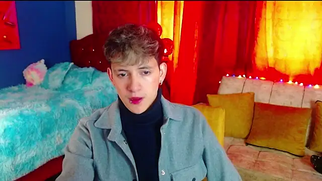 Snapshot of GabyThoms chatting on 01-28-25, 08:36 GabyThoms online show from 01-28-25, 08:36