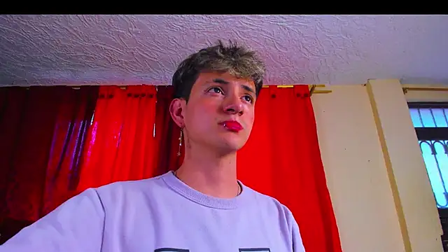 Snapshot of GabyThoms chatting on 01-31-25, 09:37 GabyThoms online show from 01-31-25, 09:37