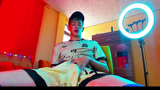 Snapshot of GabyThoms chatting on 02-03-25, 06:49 GabyThoms online show from 02-03-25, 06:49