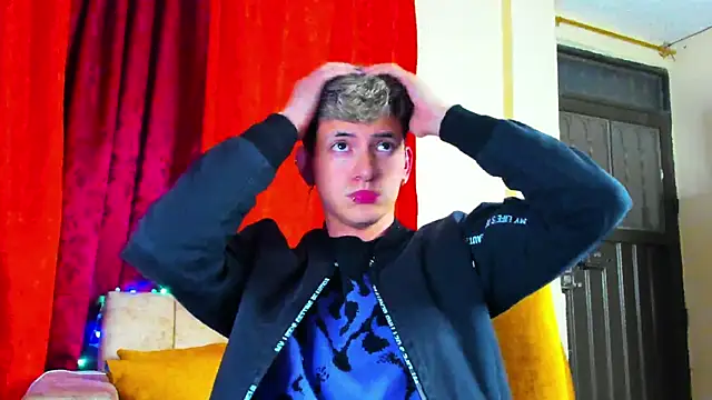 Snapshot of GabyThoms chatting on 02-05-25, 06:02 GabyThoms online show from 02-05-25, 06:02