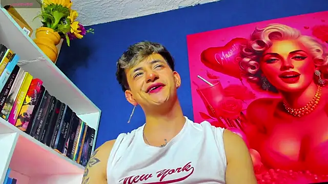 Snapshot of GabyThoms chatting on 02-06-25, 09:49 GabyThoms online show from 02-06-25, 09:49