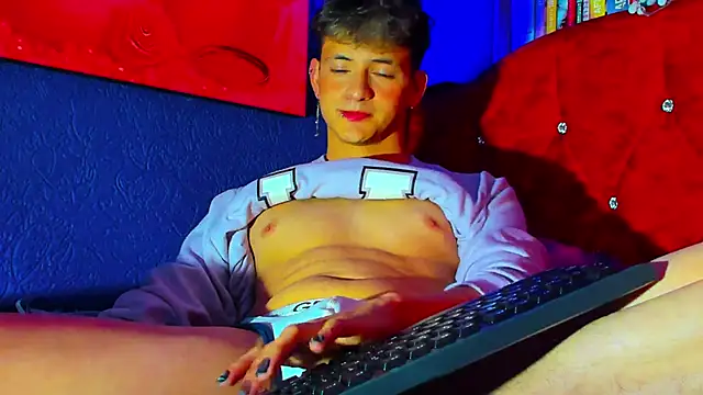 Snapshot of GabyThoms chatting on 02-21-25, 08:38 GabyThoms online show from 02-21-25, 08:38