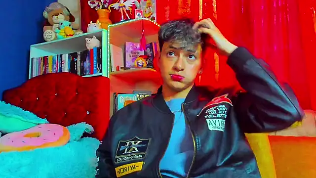 Snapshot of GabyThoms chatting on 02-26-25, 08:00 GabyThoms online show from 02-26-25, 08:00