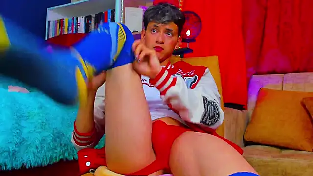 Snapshot of GabyThoms chatting on 02-27-25, 07:47 GabyThoms online show from 02-27-25, 07:47