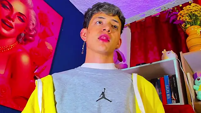 Snapshot of GabyThoms chatting on 03-06-25, 03:57 GabyThoms online show from 03-06-25, 03:57