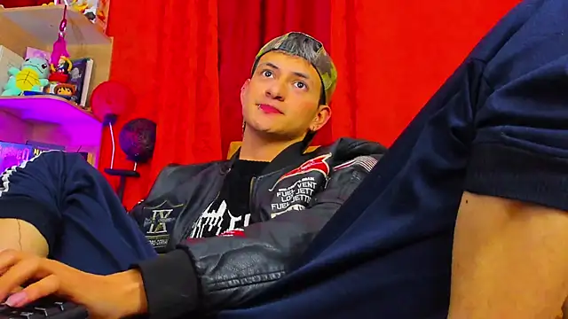 Snapshot of GabyThoms chatting on 03-08-25, 03:06 GabyThoms online show from 03-08-25, 03:06