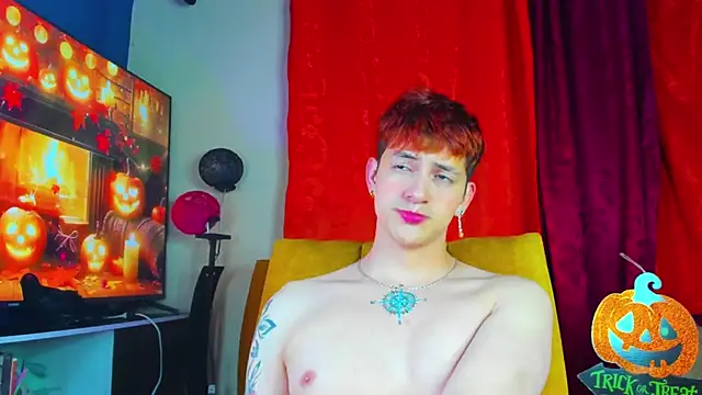 Snapshot of GabyThoms chatting on 10-15-25, 03:17 GabyThoms online show from 10-15-25, 03:17