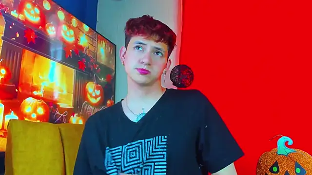 Snapshot of GabyThoms chatting on 10-16-25, 09:05 GabyThoms online show from 10-16-25, 09:05