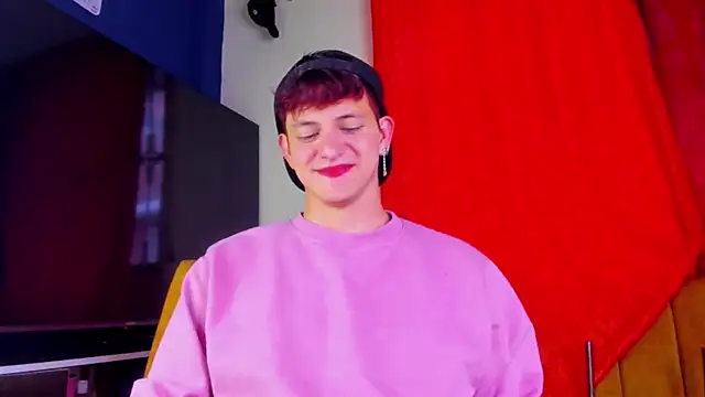 Snapshot of GabyThoms chatting on 12-20-25, 10:28 GabyThoms online show from 12-20-25, 10:28