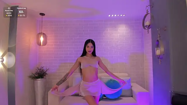 Snapshot of HannahJamesX chatting on 12-20-25, 07:21 HannahJamesX online show from 12-20-25, 07:21