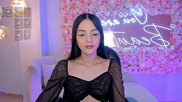 Snapshot of HannahJamesX chatting on 01-18-26, 11:30 HannahJamesX online show from 01-18-26, 11:30