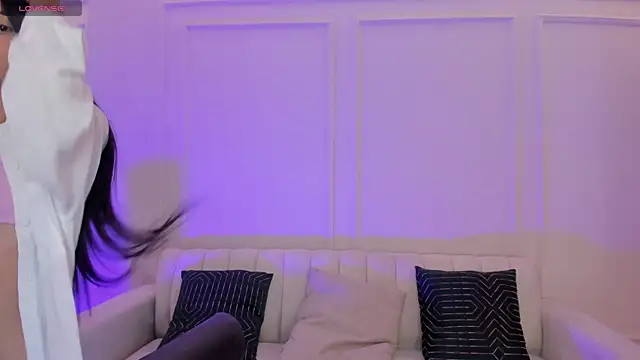 Snapshot of HannahJamesX chatting on 02-18-26, 12:34 HannahJamesX online show from 02-18-26, 12:34